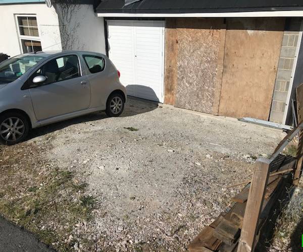 Parking on Loring Road, TQ8
