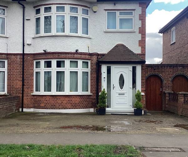 Parking on Staines Road, TW14