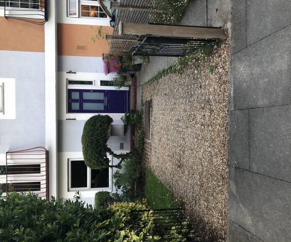 Parking on Garnet Street, E1W