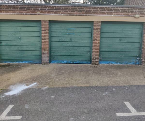 Parking on Hanger Green, W5