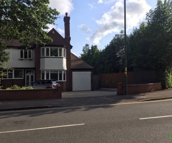 Parking on Court Oak Road, B17