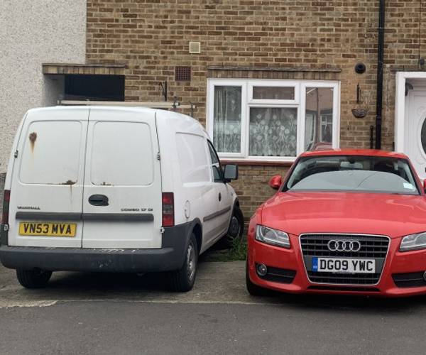 Parking on Murray Square, E16