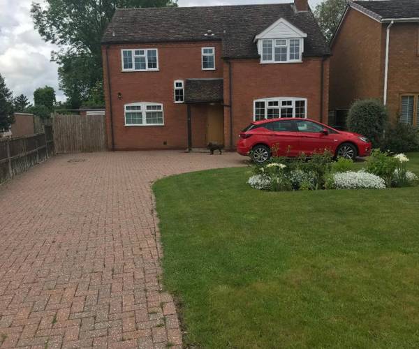 Parking on The Willows, CV37