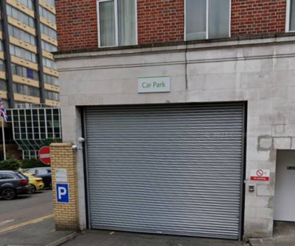 Holiday Inn Kensington High Street Car Park