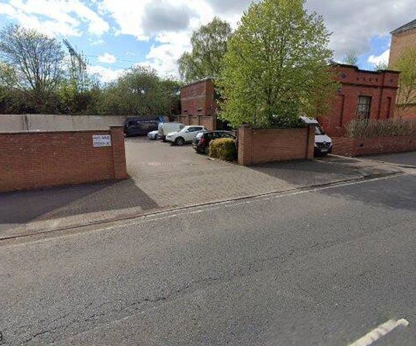Parking on Kings Park Road, G44