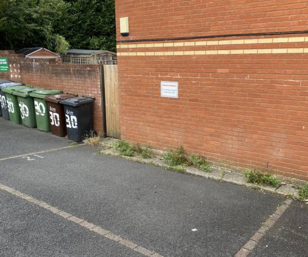 Parking on Hillsborough Avenue, EX4