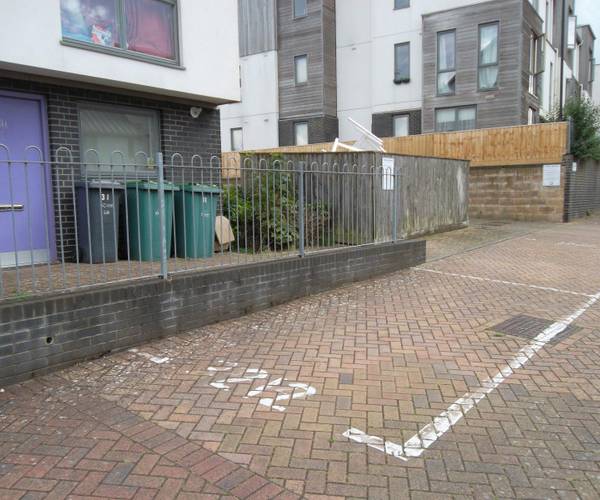 Parking on Oak Vale, PO33