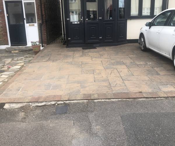 Parking on Crowlands Avenue, RM7