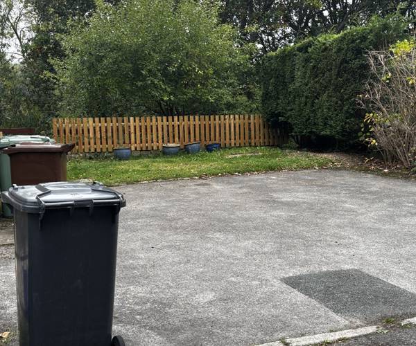 Parking on Summervale, HD9