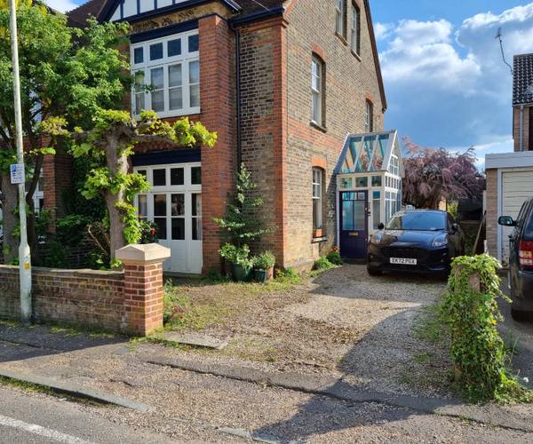 Parking on Hamlet Road, CM2