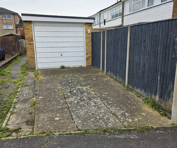Parking on Broadsands Drive, PO12