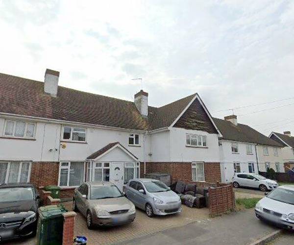 Parking on Viola Avenue, TW19