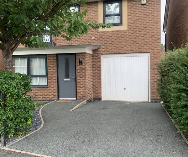 Deanland Drive, L24