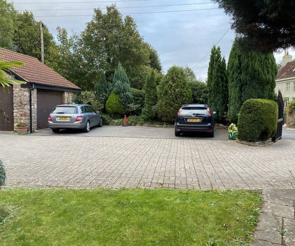 Parking on Courtlands Lane, BS3