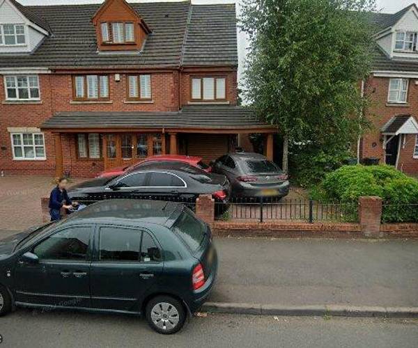 Parking on St. Pauls Road, B66