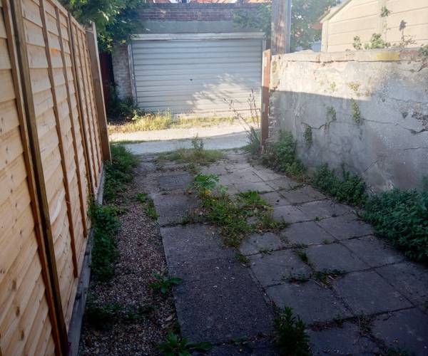 Parking on Upperton Gardens, BN21