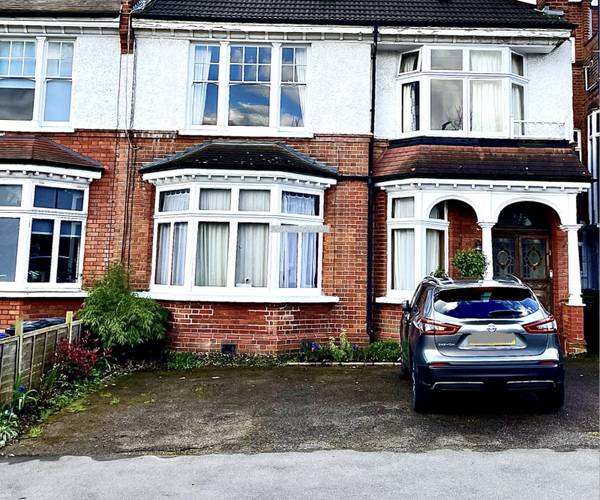 Parking on Station Road, N21