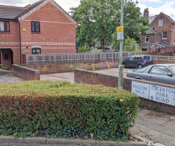 Parking on Edgerton Park Road, EX4