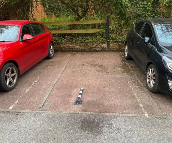 Parking on Grosvenor Square, SO15
