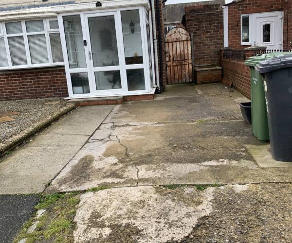 Parking on Lanark Drive, NE32