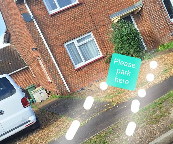 Parking on Doswell Way, RG21