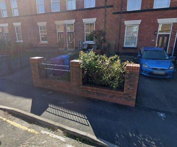 Parking on Newby Street, L4