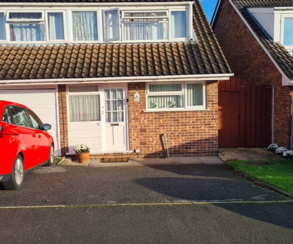Parking on Grange Drive, DE74