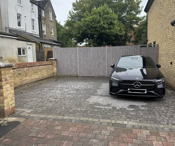 Parking on Melbourne Grove, SE22