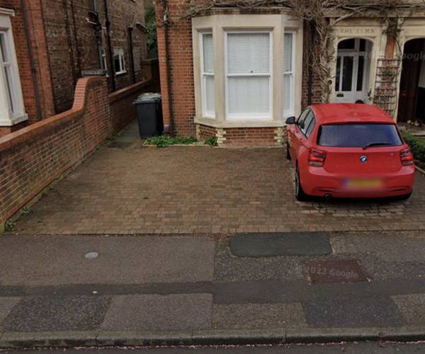Parking on Thorpe Lea Road, PE3