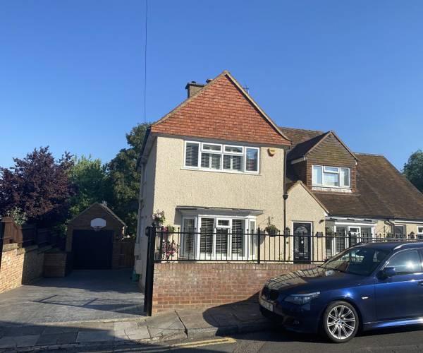 Parking on Vale Road, HP20
