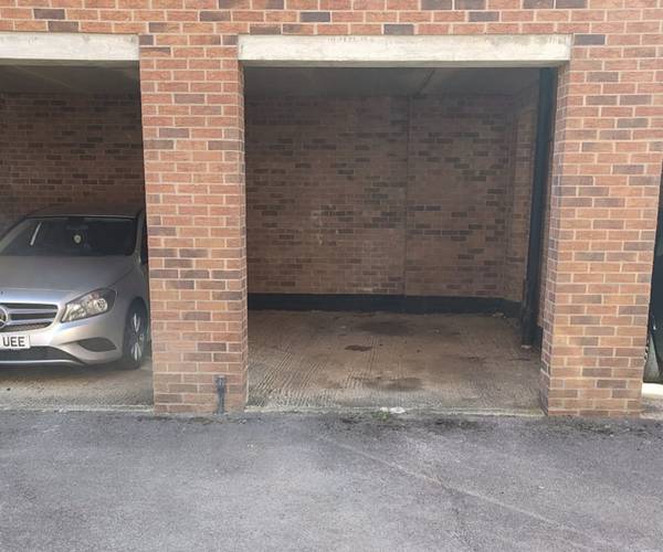 Parking on Broadfield Barton, RH11