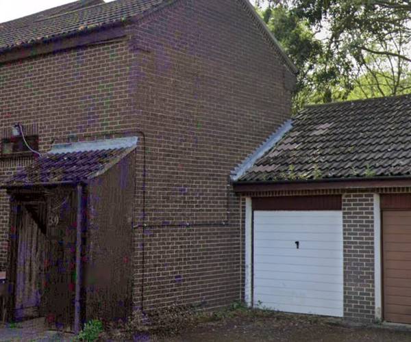 Parking on Hollybrook Close, SO16