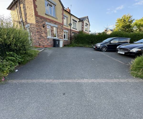 Parking on Moss Lane, SK11
