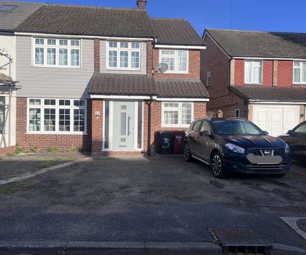 Fawsley Close, SL3