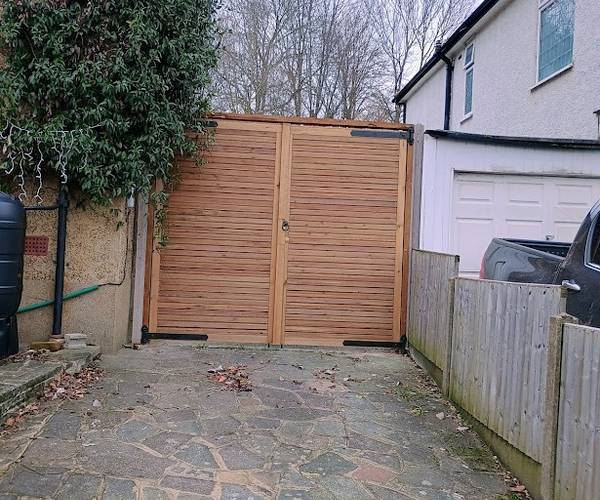 Parking on Milton Avenue, EN5
