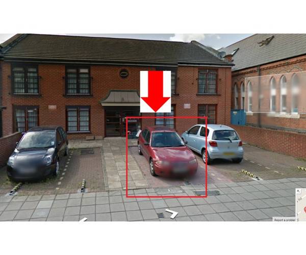 5 mins from chiswick park tube & N.Circular Rd