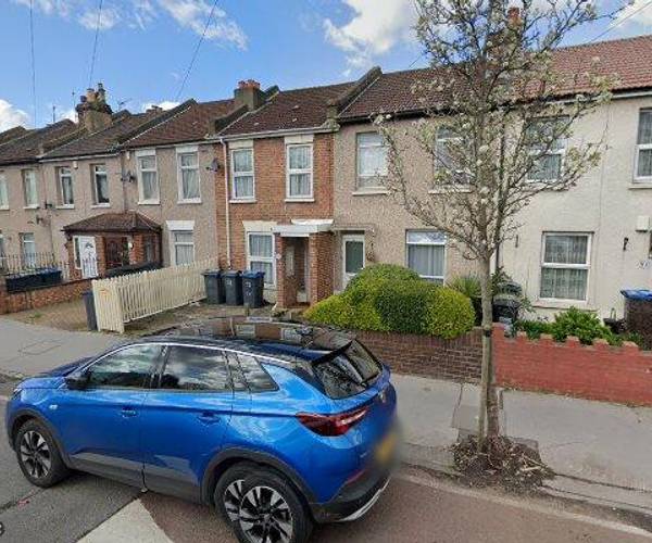 Parking on Furze Road, CR7