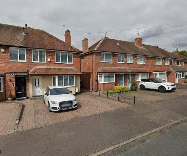 Parking on Bradfield Road, B42
