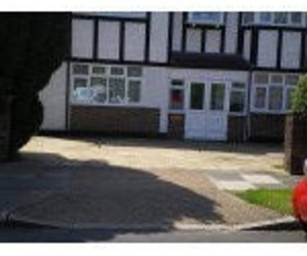Whitton Dene, TW3