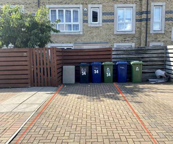 Parking on Longworth Avenue, CB4 (Bay B)