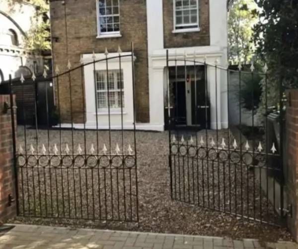 Parking on Barrington Road, SW9