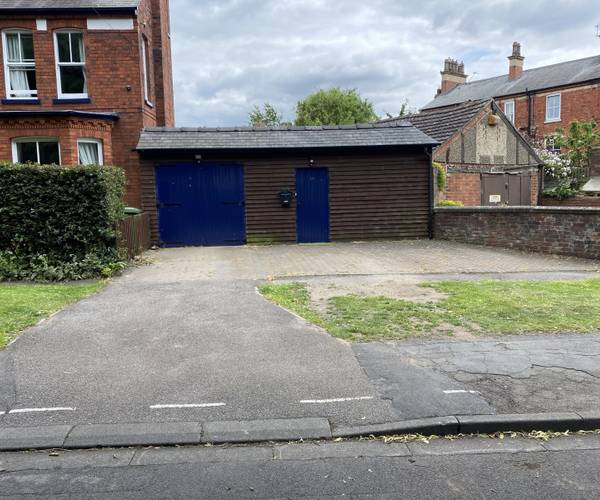 Parking on Rosebery Avenue, LN1(2)