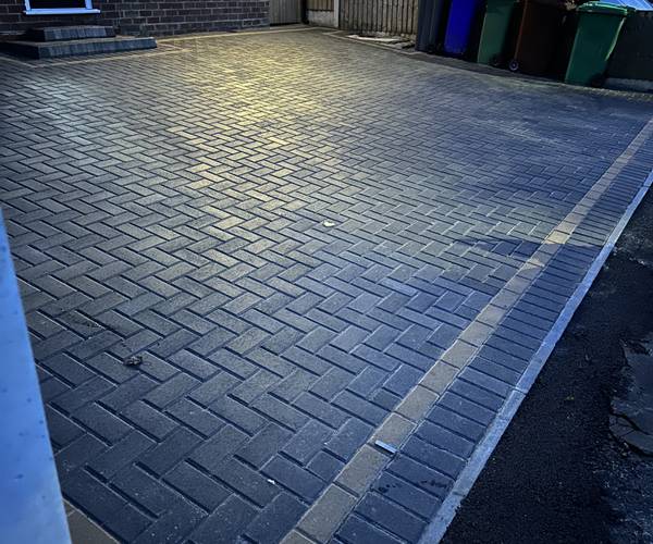 Parking on Calve Croft Road, M22