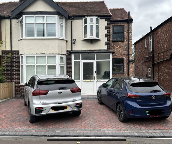 Wilmslow Road, M20