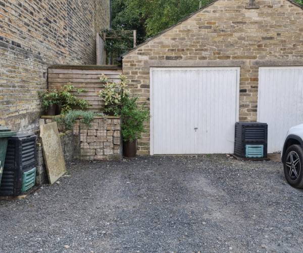 Parking on Green Street, BD22