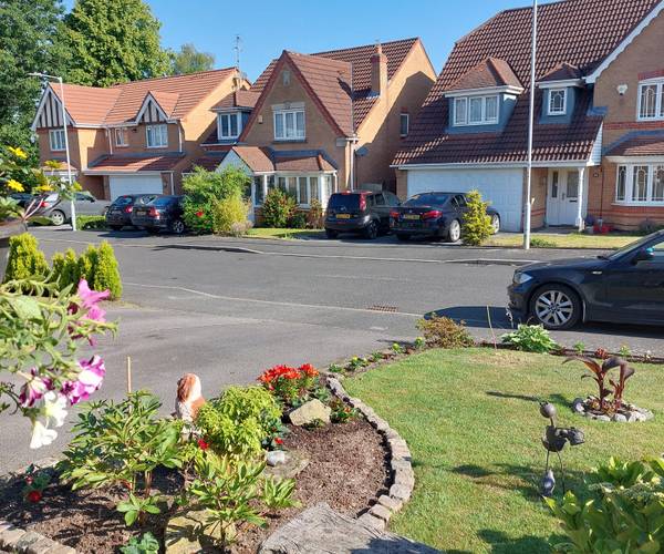 Parking on Nethercote Avenue, M23