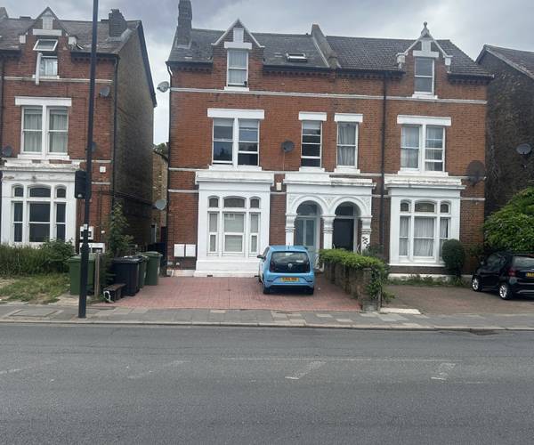 Parking on Norwood Road, SE24