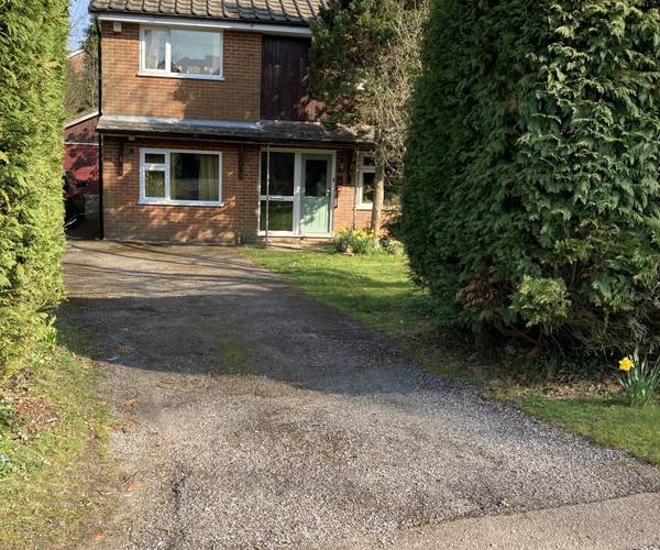 Parking on Mount Close, RH10