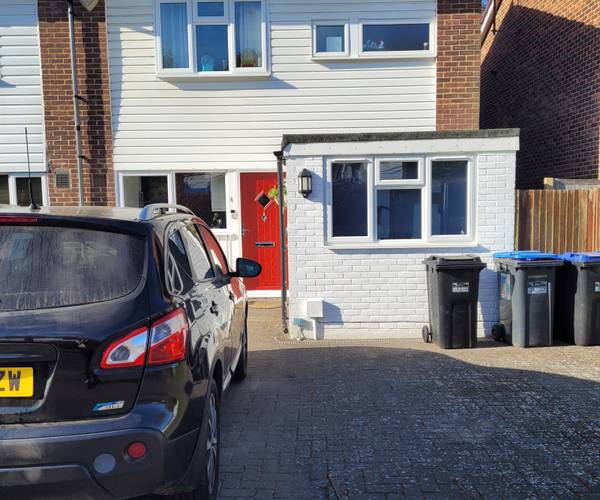 Parking on Barnmead, RH16