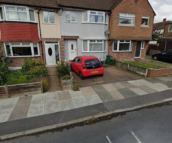 Lincoln Avenue, TW2